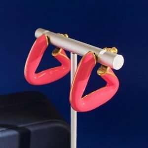 Three-dimensional geometric enamel glaze triangle earrings.JW01