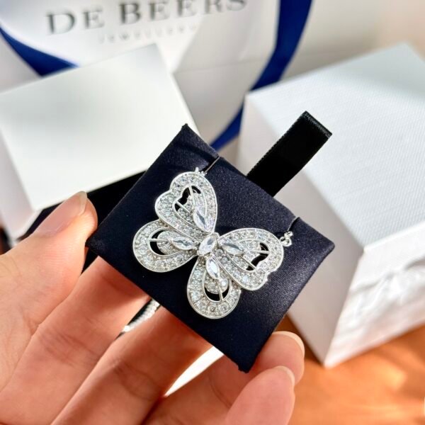 Dazzling butterfly necklace brass material gold plated white gold necklace.JW01 - Image 7