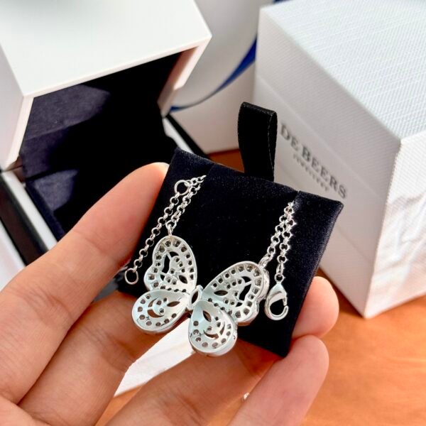 Dazzling butterfly necklace brass material gold plated white gold necklace.JW01 - Image 3