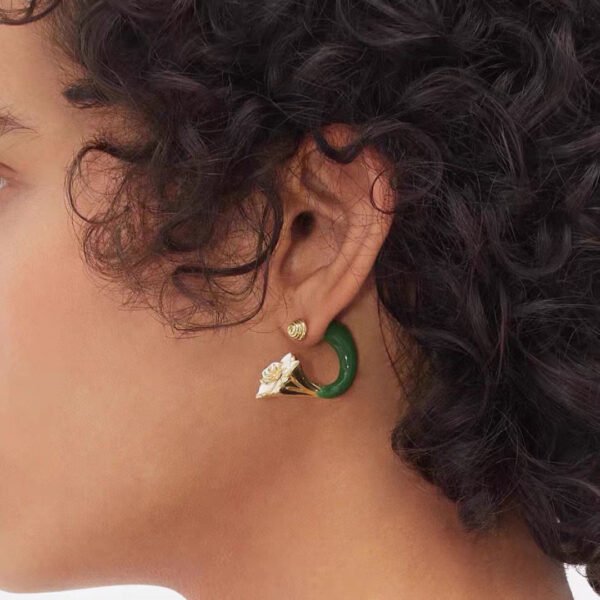 Traditional look flower earrings. JW01 - Image 4