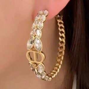 Gold finish Metal chain links with crystals Earrings .JW01