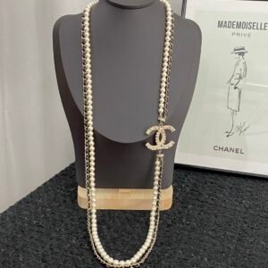 Rhinestone textured double C Black calfskin and pearls Sweater Necklace.JW01