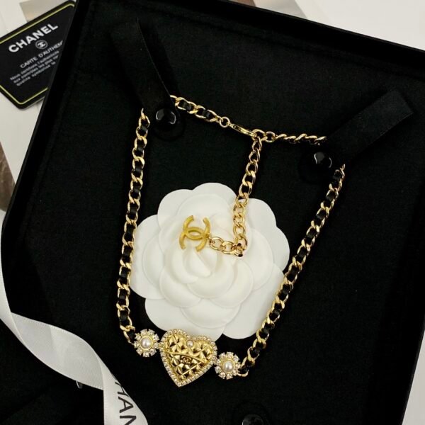 Gold Heart decorated with pearl flowers on both sides Leather Necklace.JW01 - Image 6