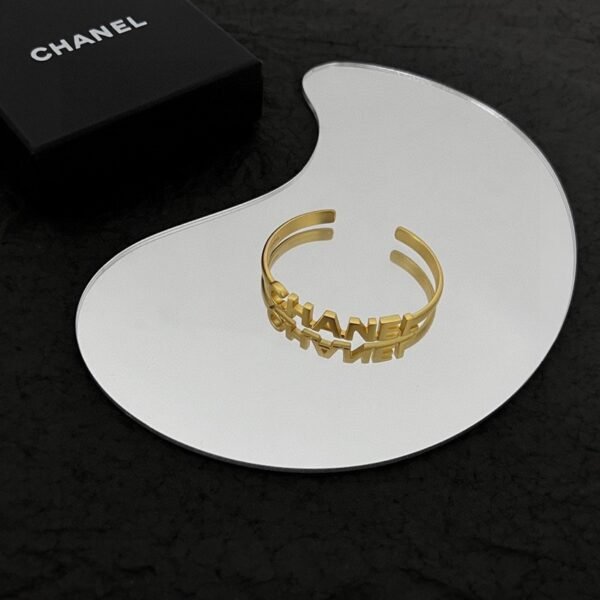Golden Bracelet with Brand letter super elegant.JW01 - Image 4