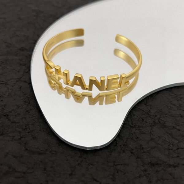 Golden Bracelet with Brand letter super elegant.JW01 - Image 5