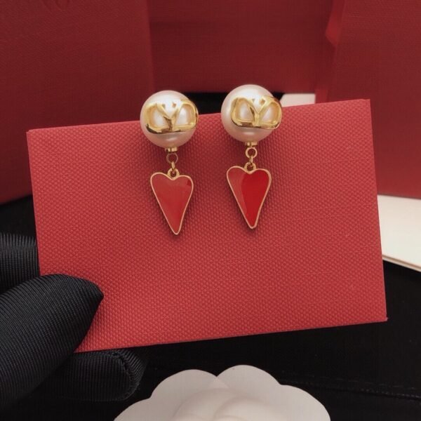 Red heart, pearl with golden V logo Earrings .JW01 - Image 7