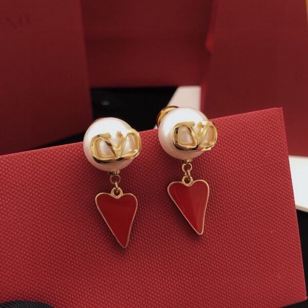 Red heart, pearl with golden V logo Earrings .JW01 - Image 6