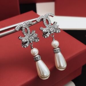 Latest Bow Earrings Silver CC logo with diamonds .JW01
