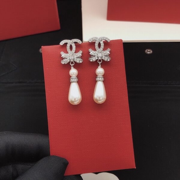 Latest Bow Earrings Silver CC logo with diamonds .JW01 - Image 3