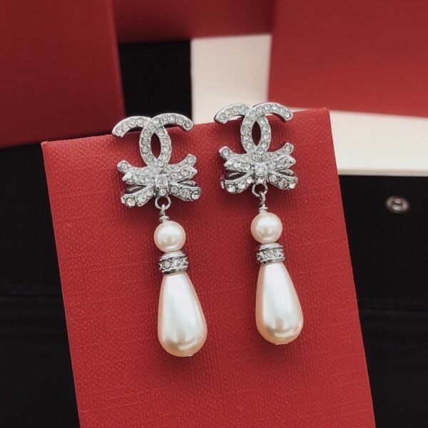 Latest Bow Earrings Silver CC logo with diamonds .JW01 - Image 4