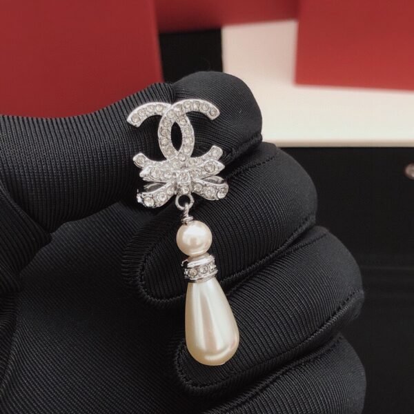 Latest Bow Earrings Silver CC logo with diamonds .JW01 - Image 5