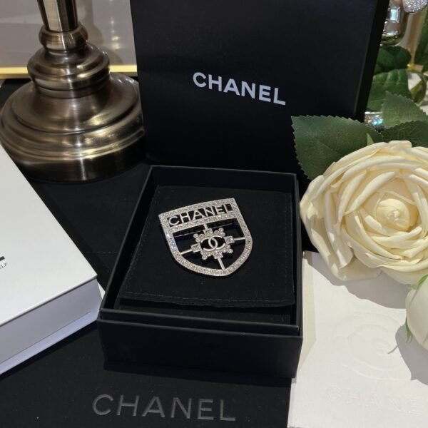 Classic Shield rhinestone Brooch. JW01 - Image 3