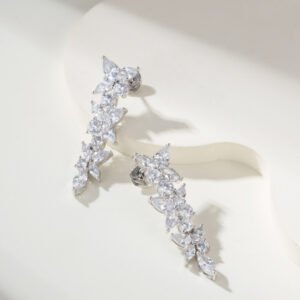 Brilliant Diamond Earrings, using marquis-cut Diamond + round diamonds .JW01