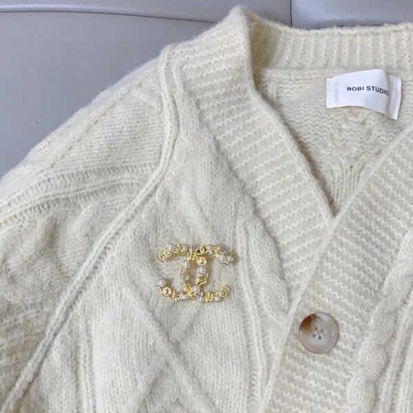 CC Brooch with pearls and diamonds .JW01 - Image 2