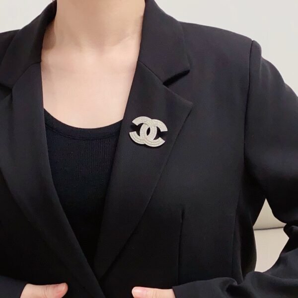 Latest Silver Full-diamond CC Brooch .JW01 - Image 2