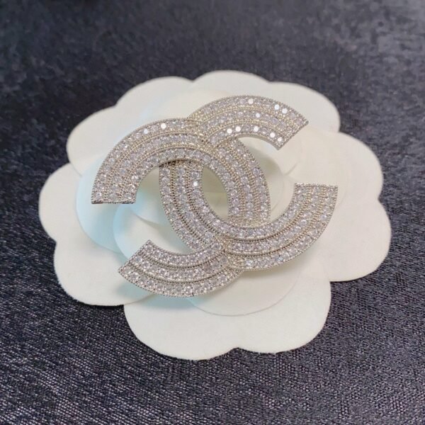 Latest Silver Full-diamond CC Brooch .JW01 - Image 4