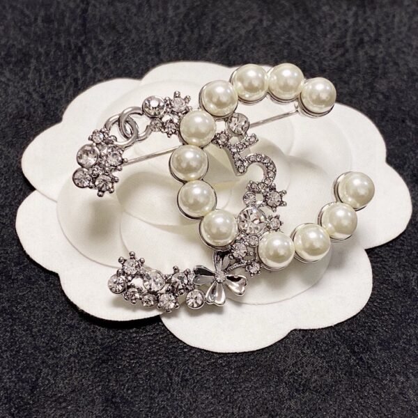 Silver Brooch with pearl and diamond CC .JW01 - Image 2
