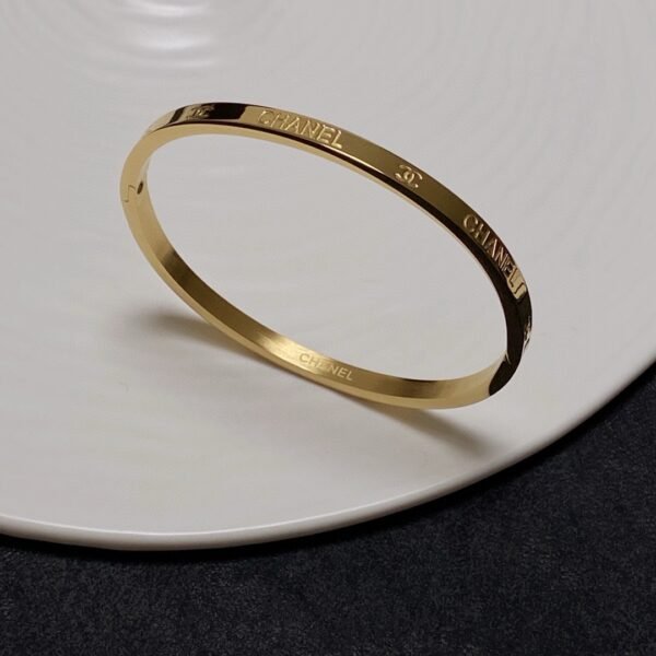 Golden bracelet Strap CC logo and brand Letter engraved .JW01 - Image 2