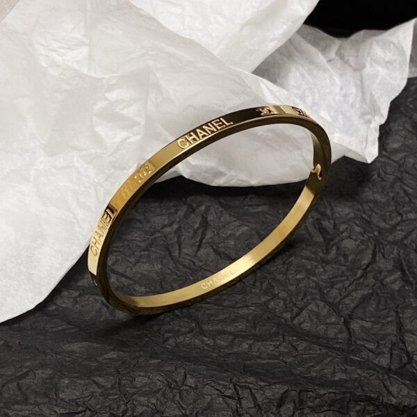 Golden bracelet Strap CC logo and brand Letter engraved .JW01 - Image 3