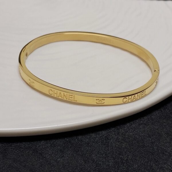 Golden bracelet Strap CC logo and brand Letter engraved .JW01 - Image 4