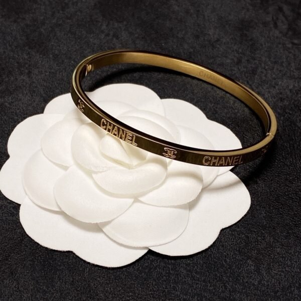 Golden bracelet Strap CC logo and brand Letter engraved .JW01 - Image 6