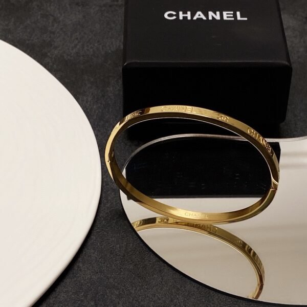 Golden bracelet Strap CC logo and brand Letter engraved .JW01 - Image 7