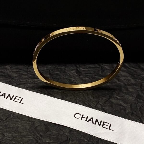 Golden bracelet Strap CC logo and brand Letter engraved .JW01 - Image 9