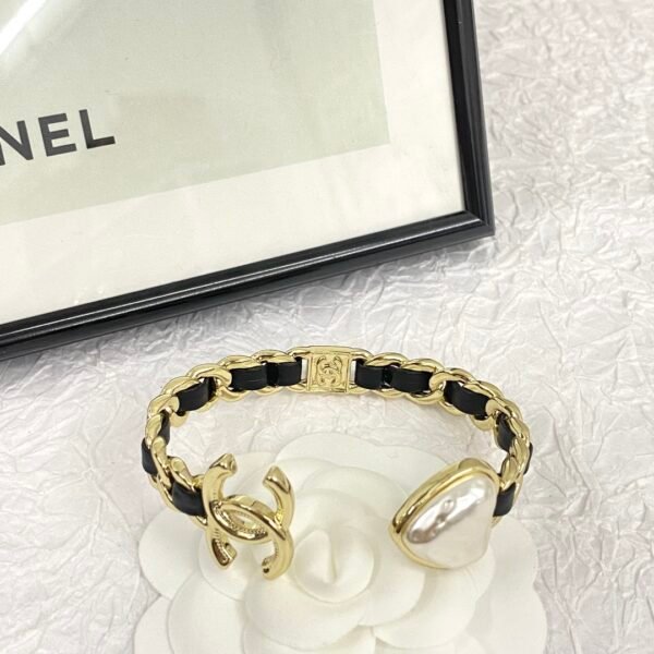 Golden bracelet with Leather CC logo and Heart .JW01 - Image 2
