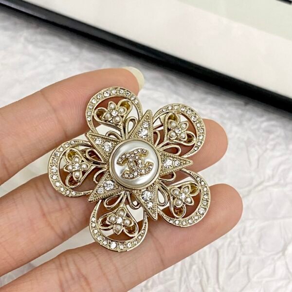Flower shaped Pearl and Diamond Brooch .JW01 - Image 2