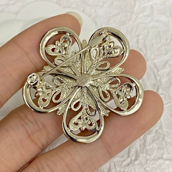 Flower shaped Pearl and Diamond Brooch .JW01 - Image 6