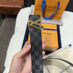 4cm Double-sided silk-screen checkerboard Black buckle belt.