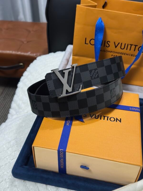4cm Double-sided silk-screen checkerboard Silver buckle belt.