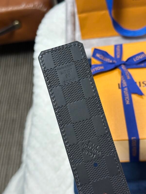 4cm Double-sided silk-screen checkerboard Silver buckle belt. - Image 4
