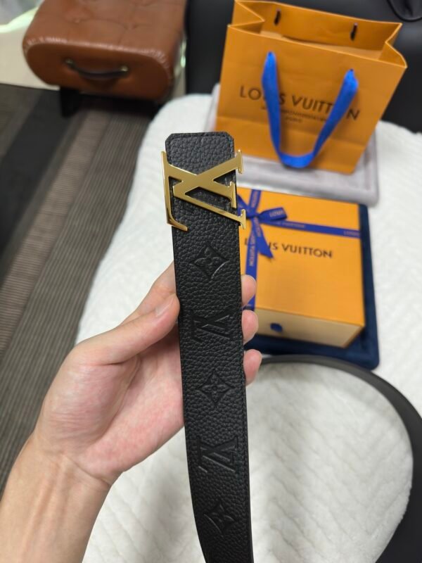 4cm Double-sided leather embossed with Initials and Monogram Flowers Golden Buckle. - Image 6