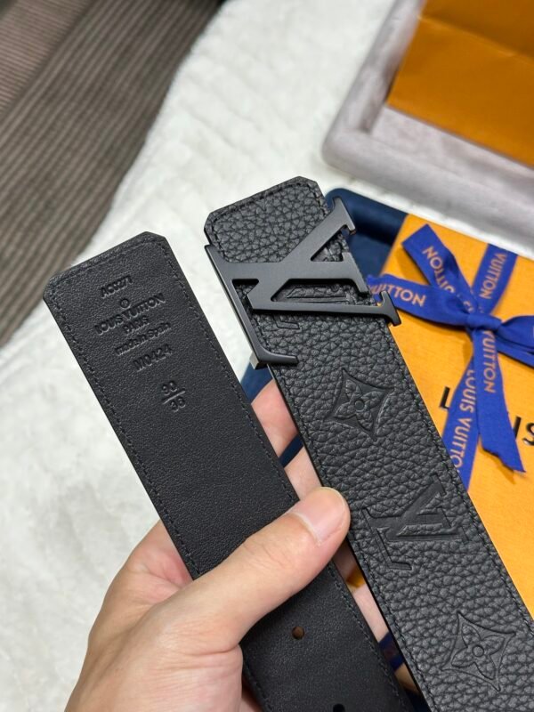 4cm Double-sided leather embossed with Initials and Monogram Flowers black Buckle. - Image 3