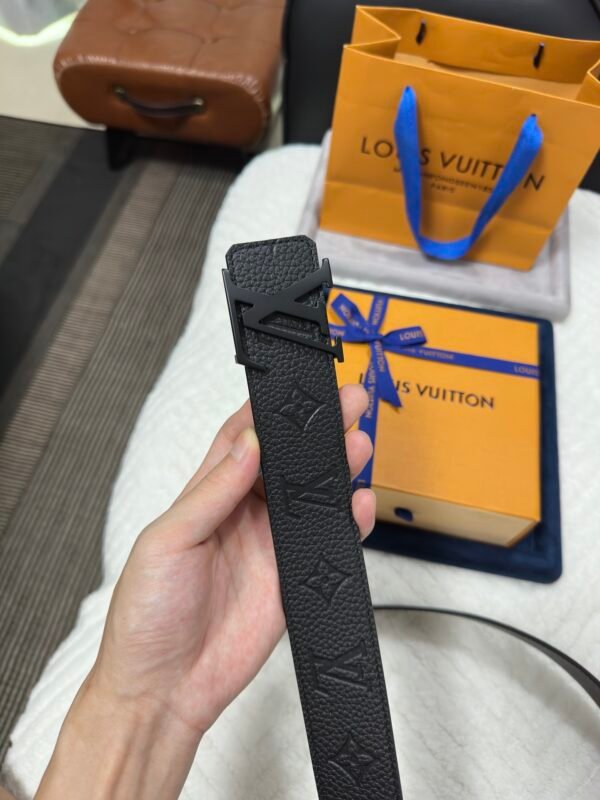 4cm Double-sided leather embossed with Initials and Monogram Flowers black Buckle. - Image 6