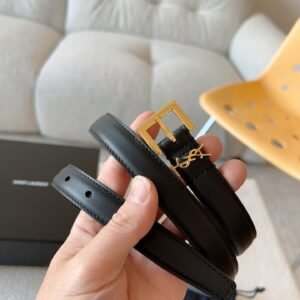 Imported calfskin Exquisite and elegant design women's belt.