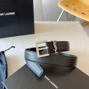 Silver buckle Imported calfskin Exquisite and elegant design women’s belt.