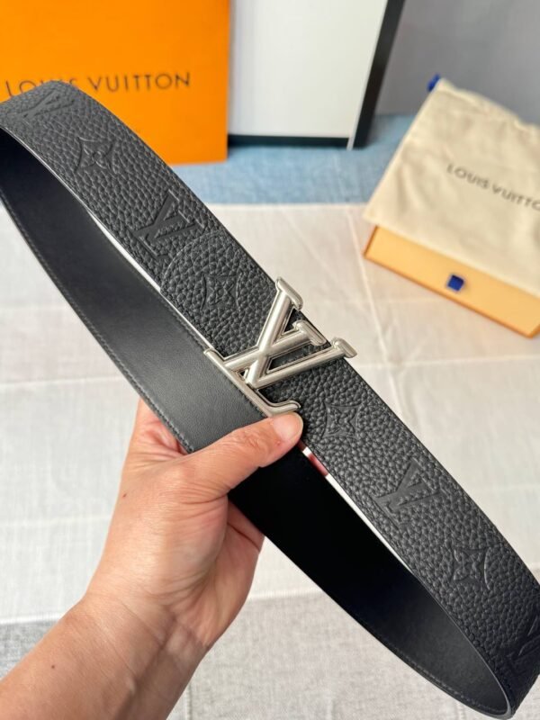 Double-sided 4 cm Lychee embossed pattern with calfskin bottom Silver buckle Belt. - Image 8