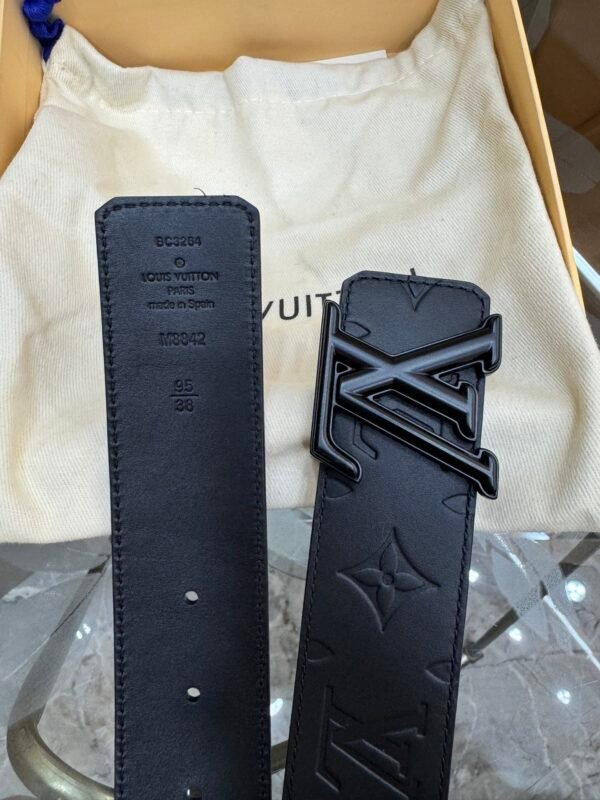 Black cowhide embossed with black buckle men's belt 4cm. - Image 4