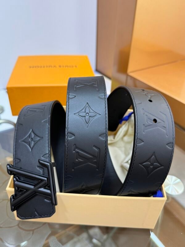 Black cowhide embossed with black buckle men's belt 4cm. - Image 5