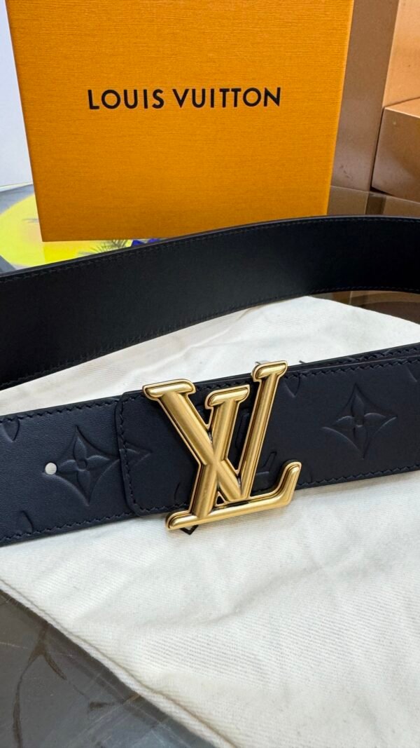 High quality cowhide embossed with golden buckle black belt 4cm. - Image 2
