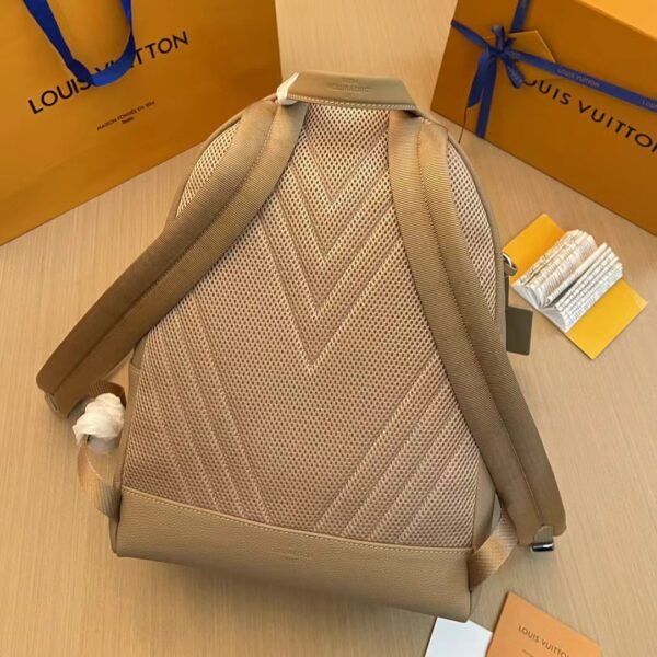 Soft calfskin decorated with matte metal logo Backpack.BW01 - Image 2
