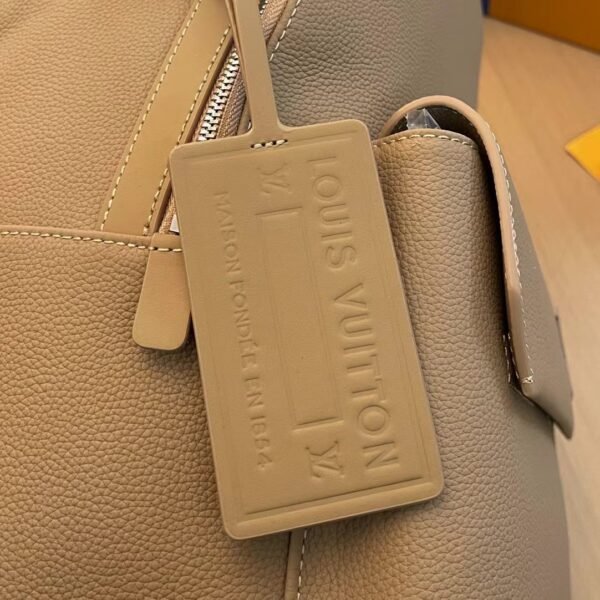 Soft calfskin decorated with matte metal logo Backpack.BW01 - Image 4