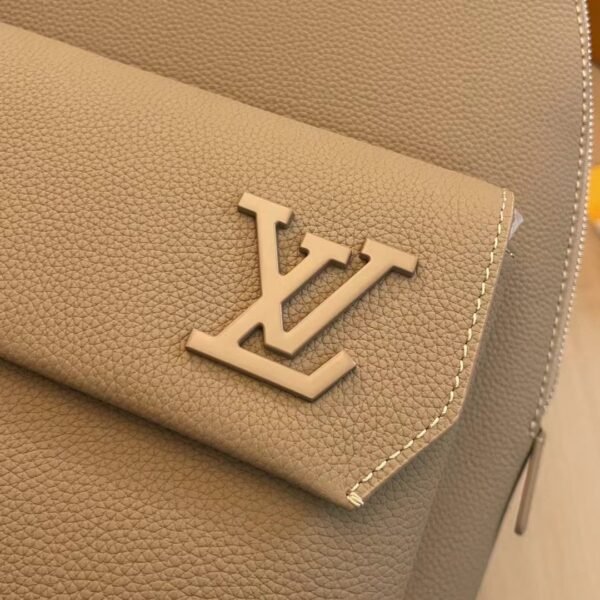 Soft calfskin decorated with matte metal logo Backpack.BW01 - Image 5