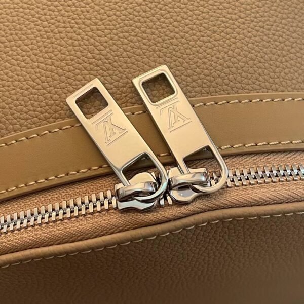 Soft calfskin decorated with matte metal logo Backpack.BW01 - Image 6