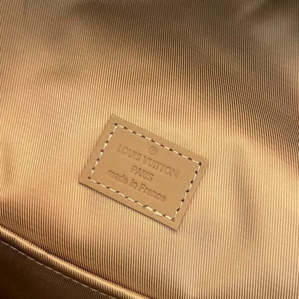 Soft calfskin decorated with matte metal logo Backpack.BW01 - Image 9