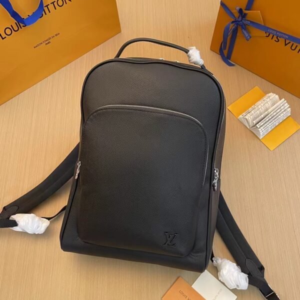 Avenue backpack made of Damier Infini leather. BW01