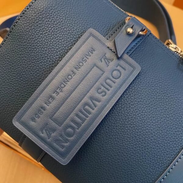 City Keepall handbag Soft Aerogram leather adjustable shoulder strap. BW01 - Image 4