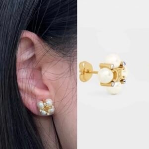 Alternative view of Triumphal Arc Diamond pearl four-leaf clover earrings brass material. JW01